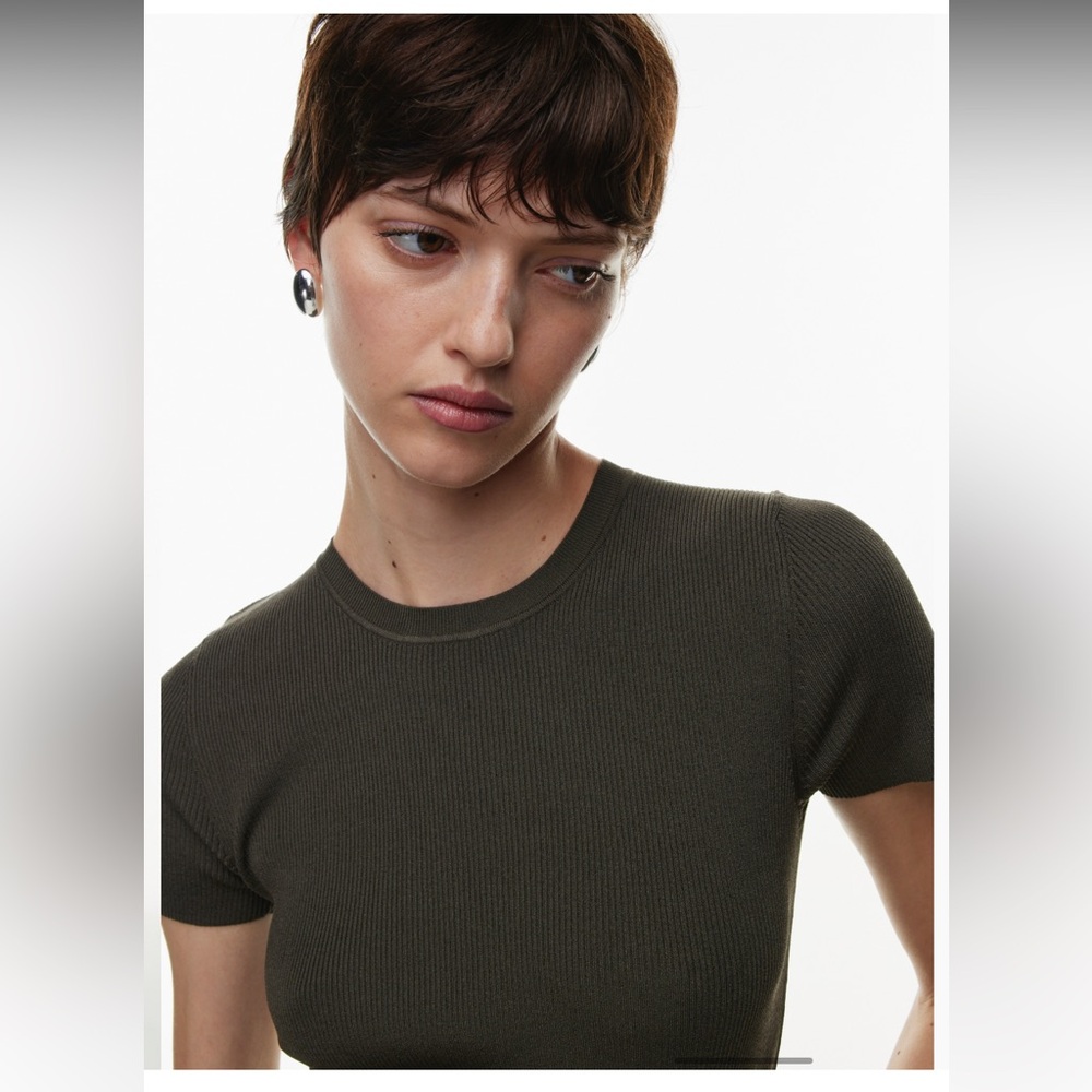 Babaton/Aritzia Tisch Top View 3